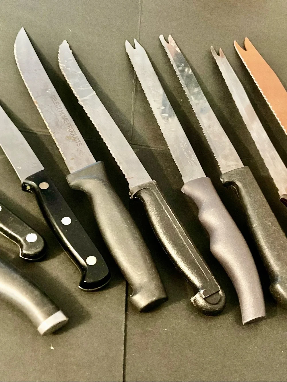 Bulk Lot Of Kitchen Knives Various Sizes